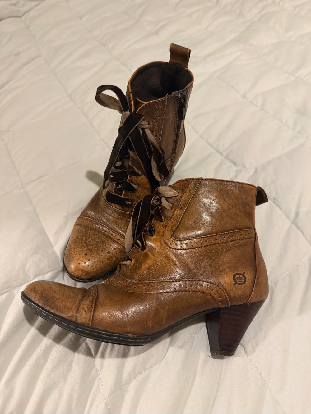 Born Women's Brown Lace-Up Leather Ankle Boots